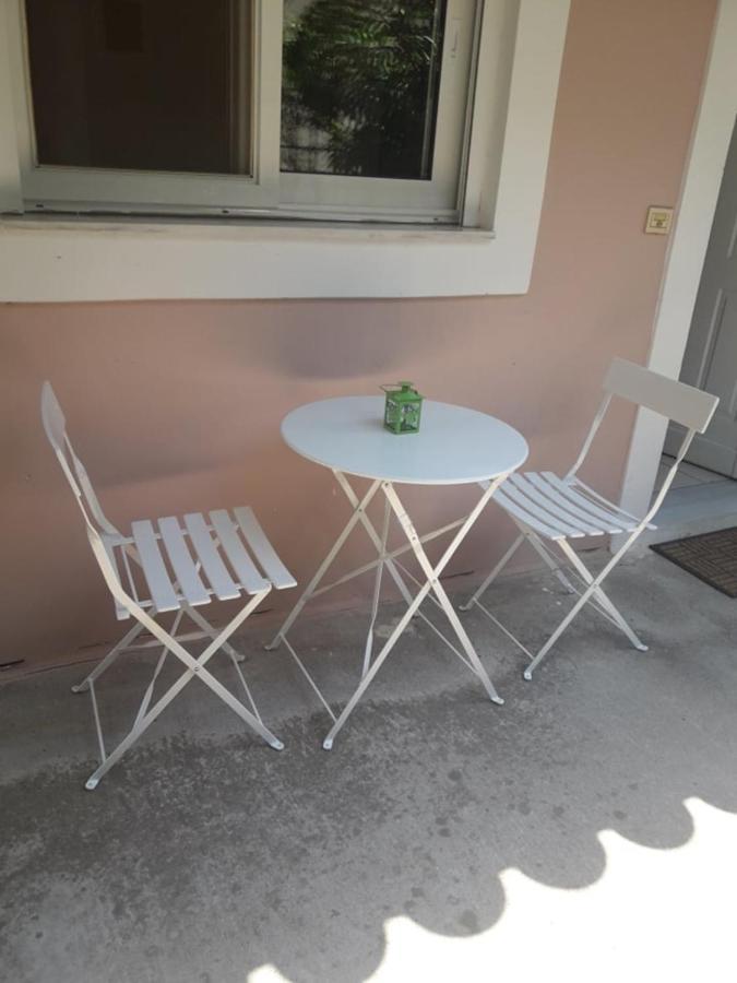 Simple, Calm And Center 2 Apartment Kalamata Exterior photo