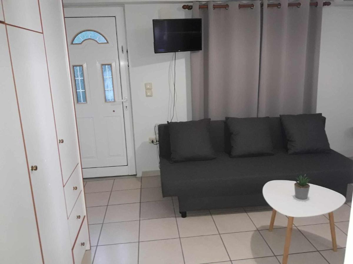Simple, Calm And Center 2 Apartment Kalamata Exterior photo